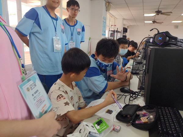 相簿：10.5科技教育營隊