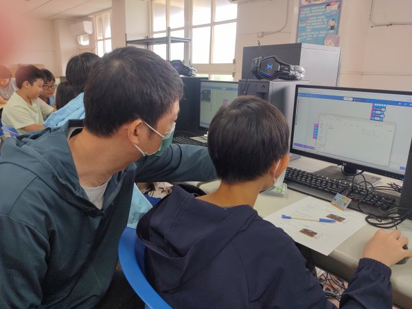 相簿：10.5科技教育營隊