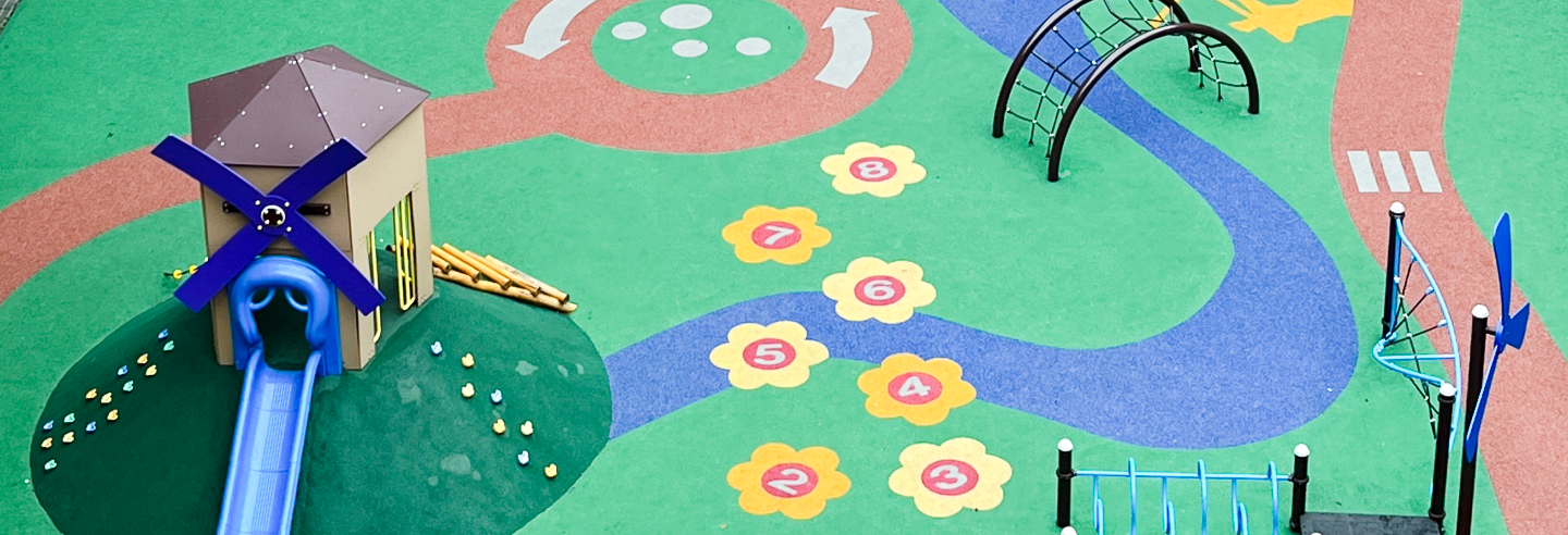 祥安國小中庭遊樂場